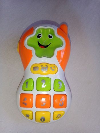 Téléphone portable bébé musical
