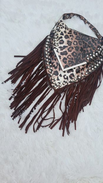 Sac a main neuf avec défauts