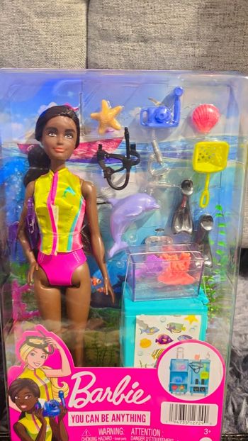 Poupée barbie plongeuse neuve