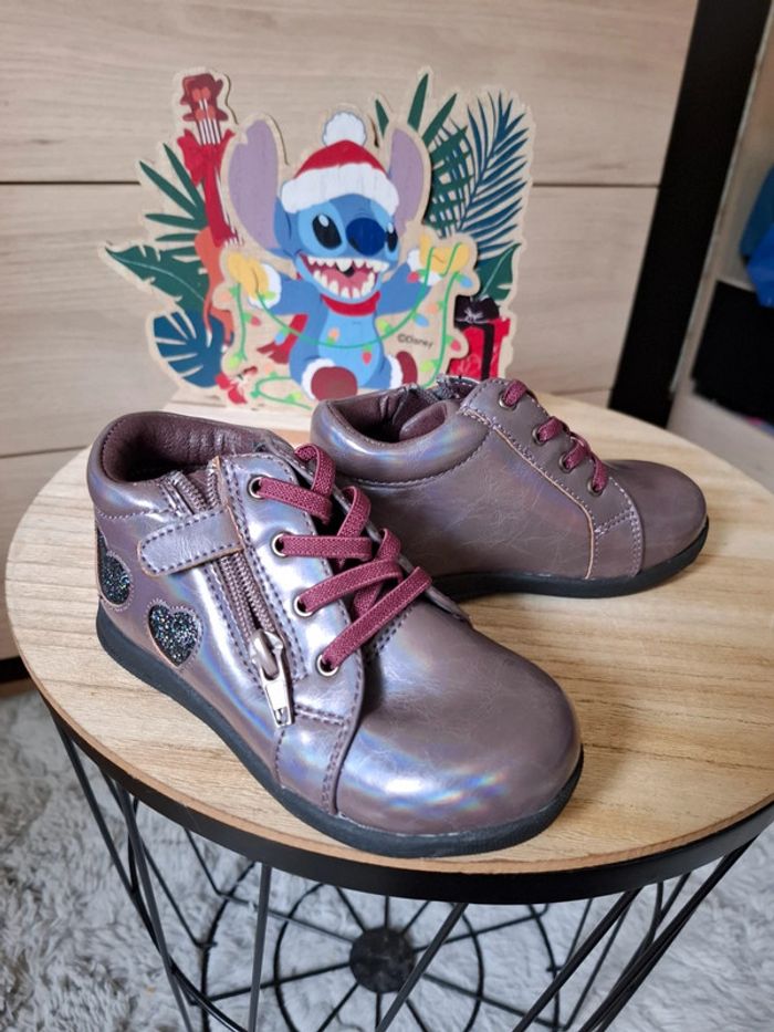 Superbe chaussure brillante/nacre T 26 🌺 nini & girls 🌺 neuve avec étiquette - photo numéro 3