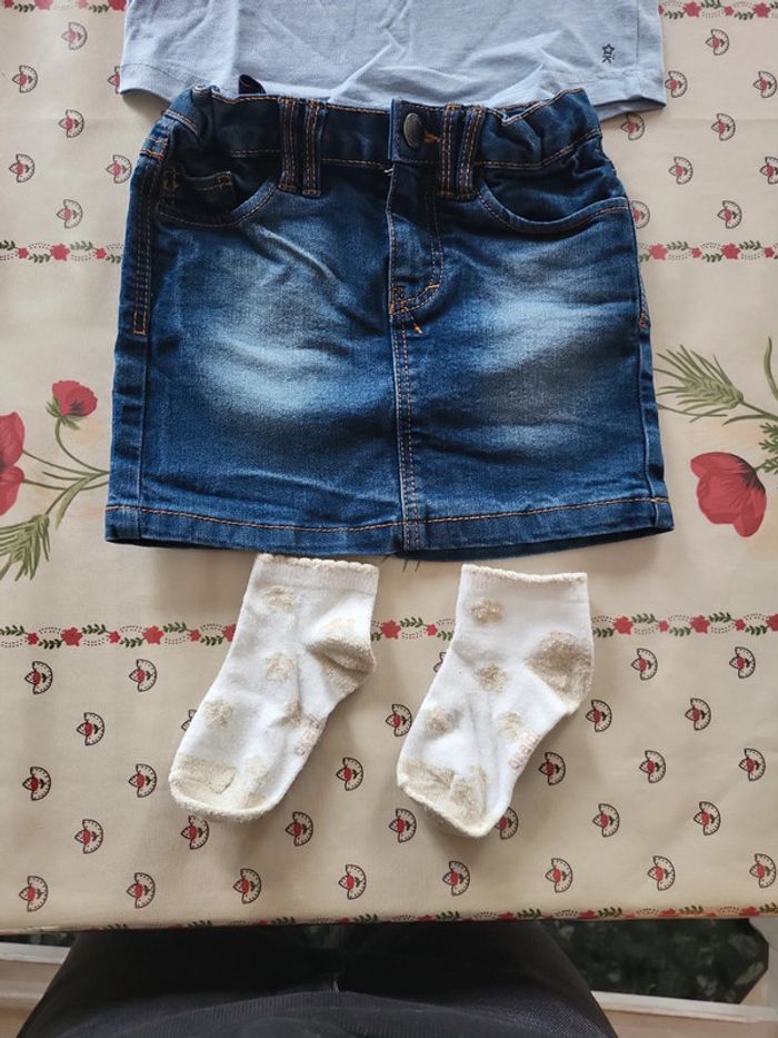 Ensemble jupe tee shirt chaussettes - photo numéro 2