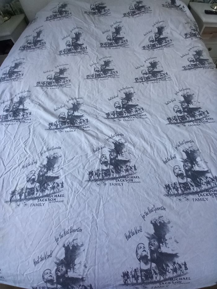 Parure de couette 200 x 200 gris foncé lit 2 personnes Mickael Jackson - photo numéro 4