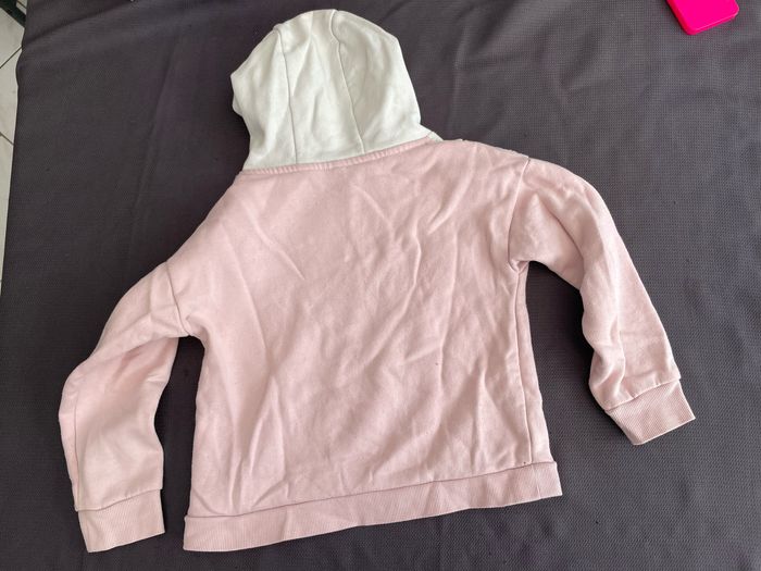 Sweat-shirt capuche fille 6 ans - photo numéro 2
