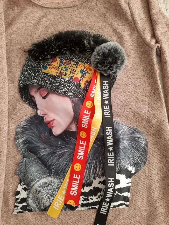 Pull 10 ans avec chapeau & pompon fausse Fourrure