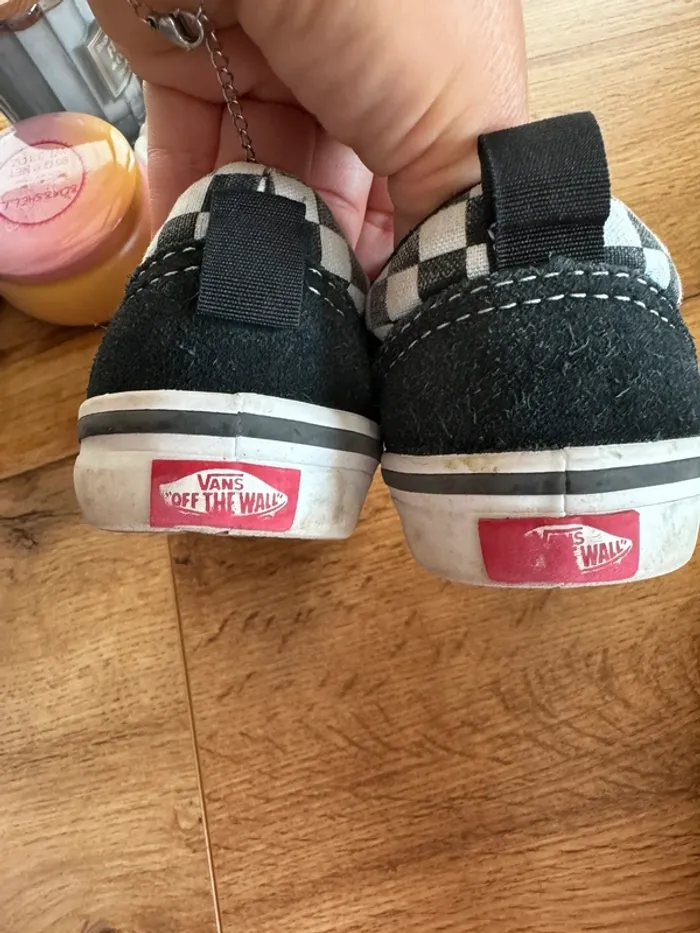 Vans à carreaux - photo numéro 4