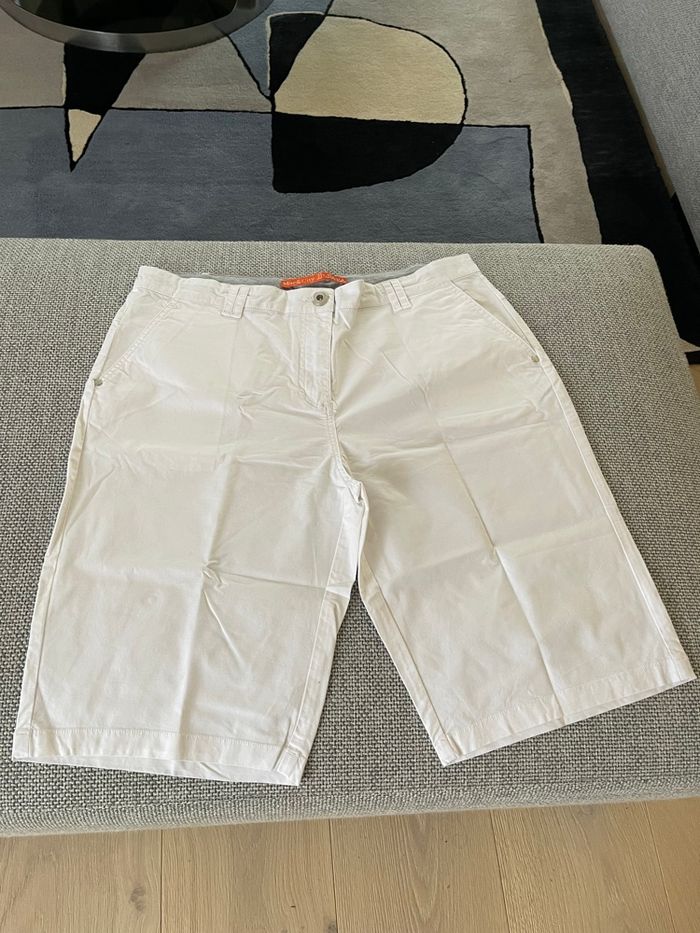 Beau bermudas blanc taille 46 - photo numéro 1