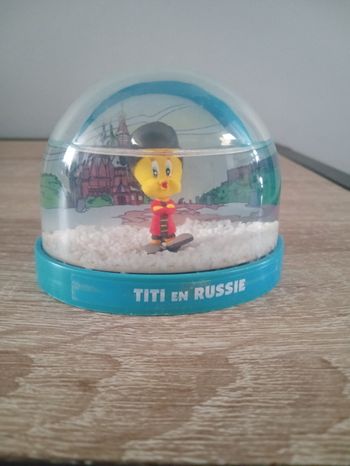 Boule à neige Titi en Russie