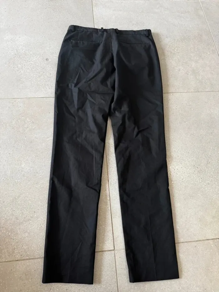 Pantalon noir Zara, très bon état, taille 40 40x105cm - photo numéro 3