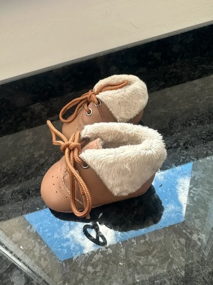 Chaussure bébé - photo numéro 2