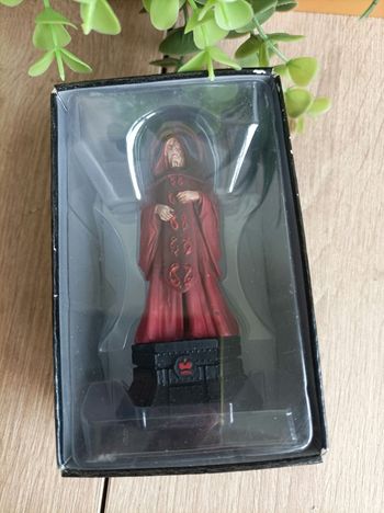 Figurine Sénateur palpatine dark Star Wars Altaya pièce d'échecs