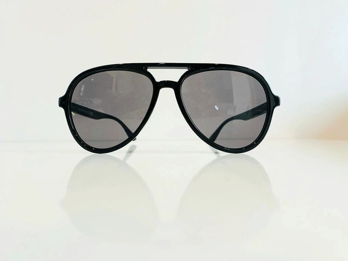 Nouveauté lunette de soleil mixte noire uvprotection catégorie 3 - photo numéro 3