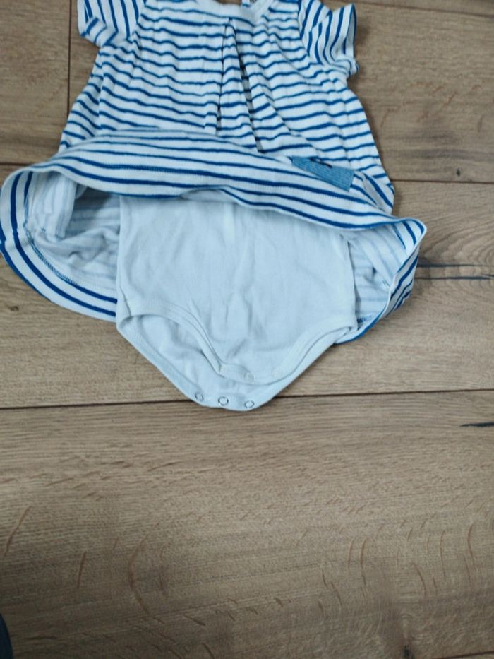 T-shirt bodyes fille 12 mois - photo numéro 2