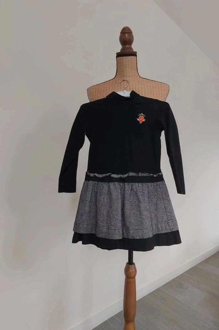 25 € Robe manches longuesFlorianeNoir et grisEffet superposition5 ansExcellent état - photo numéro 2