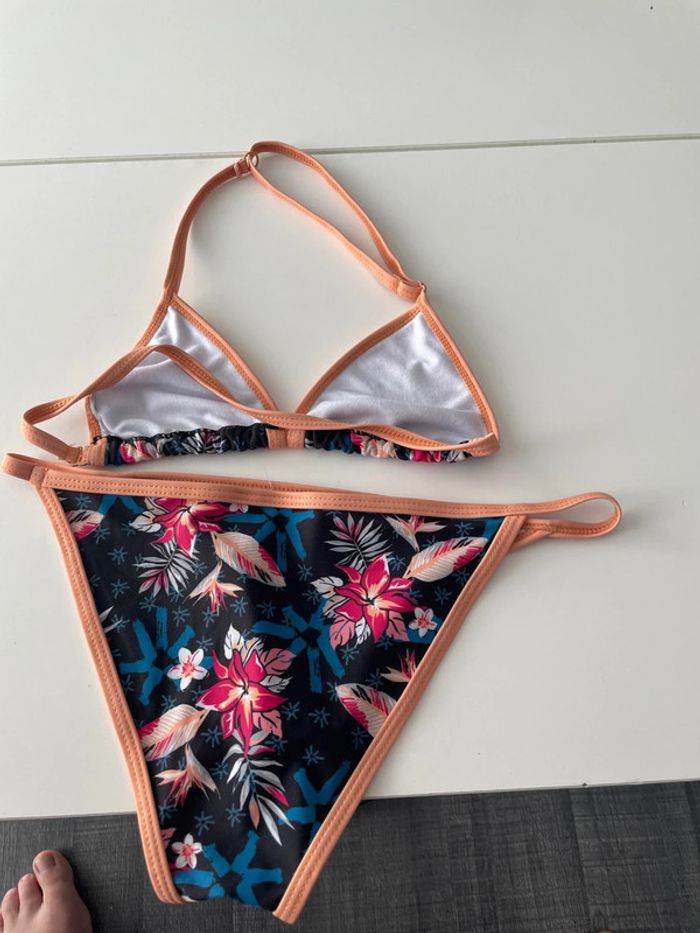 Maillot de bain 2 pièces marque ushuaia taille 12 ans - photo numéro 3