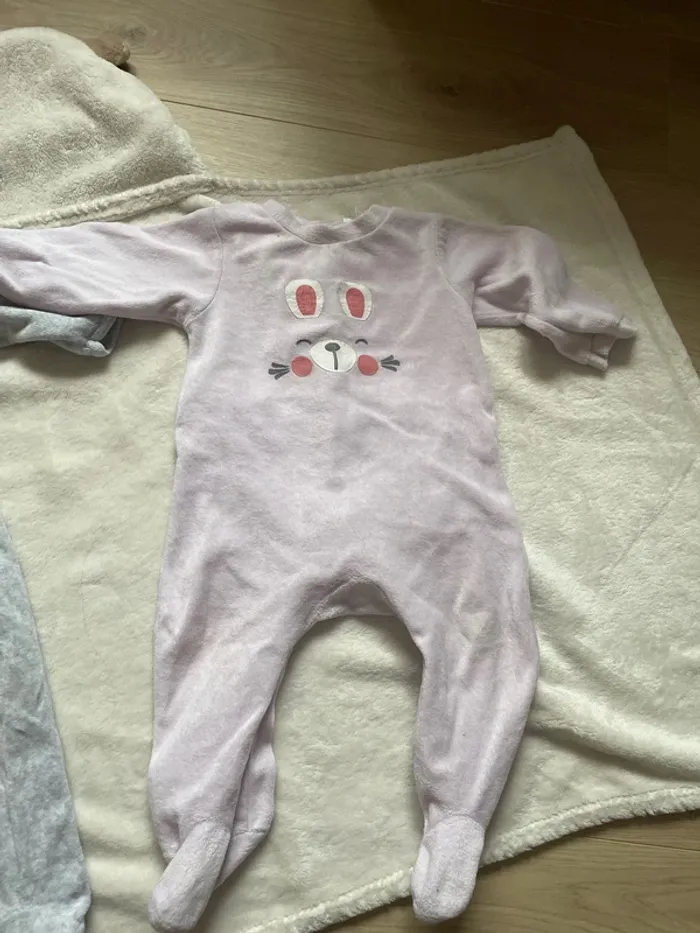 Lot de 8 pyjamas bébé fille 9 mois - photo numéro 5