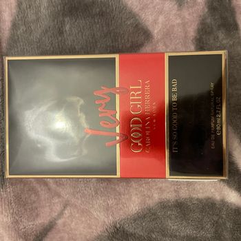 Parfum very good girl Carolina Herrera