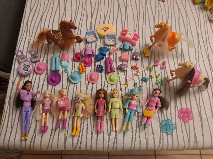 Lot 8 petites poupées