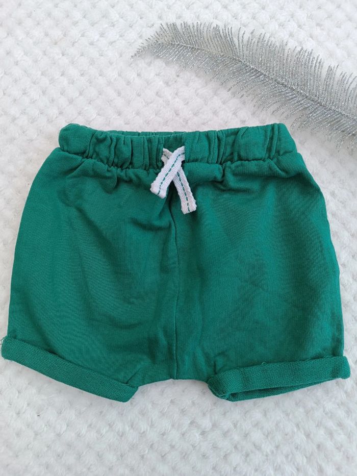 🔸Short basique vert Kiabi 6 mois🔸
