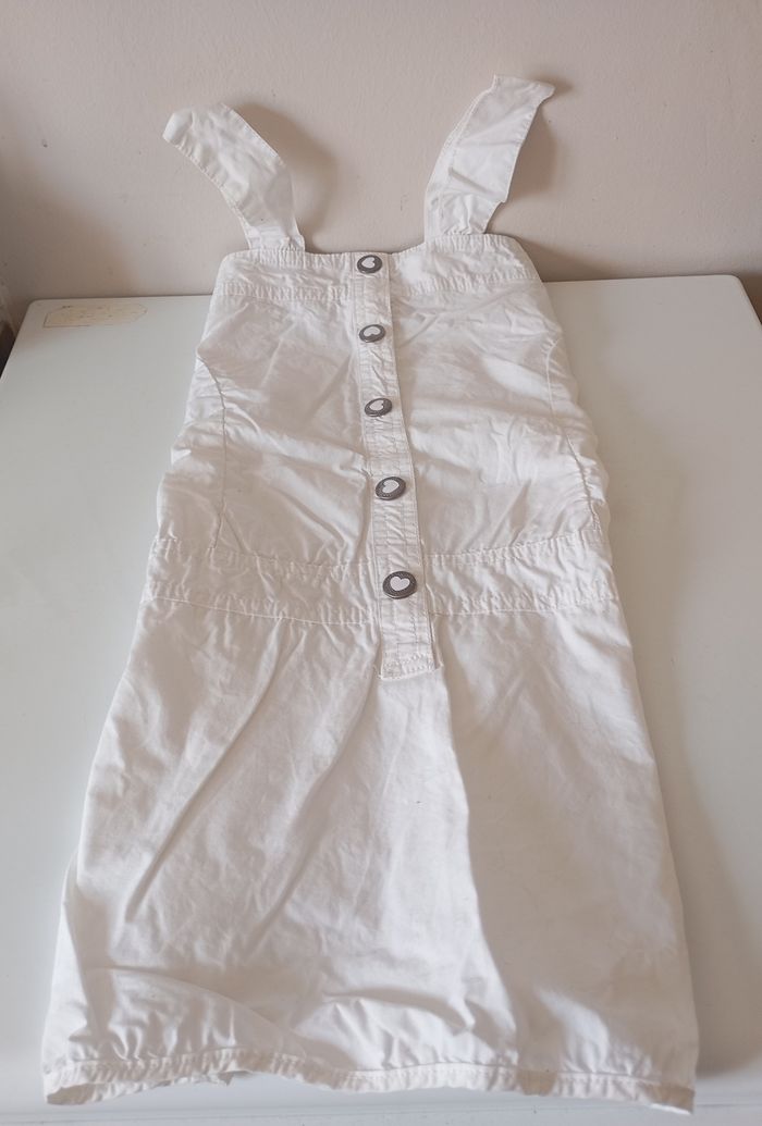 Robe coton blanc. 8 ans . Boutons pressions cœur. Larges bretelles. NKY.. Très bon état - photo numéro 4