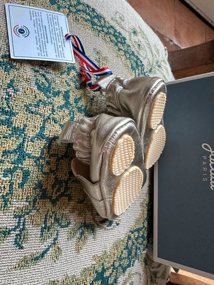 NEUF chaussons chaussures cuir pantoufles Jacadi or dorées bébé fille 18 douceur patrimoine français - photo numéro 6