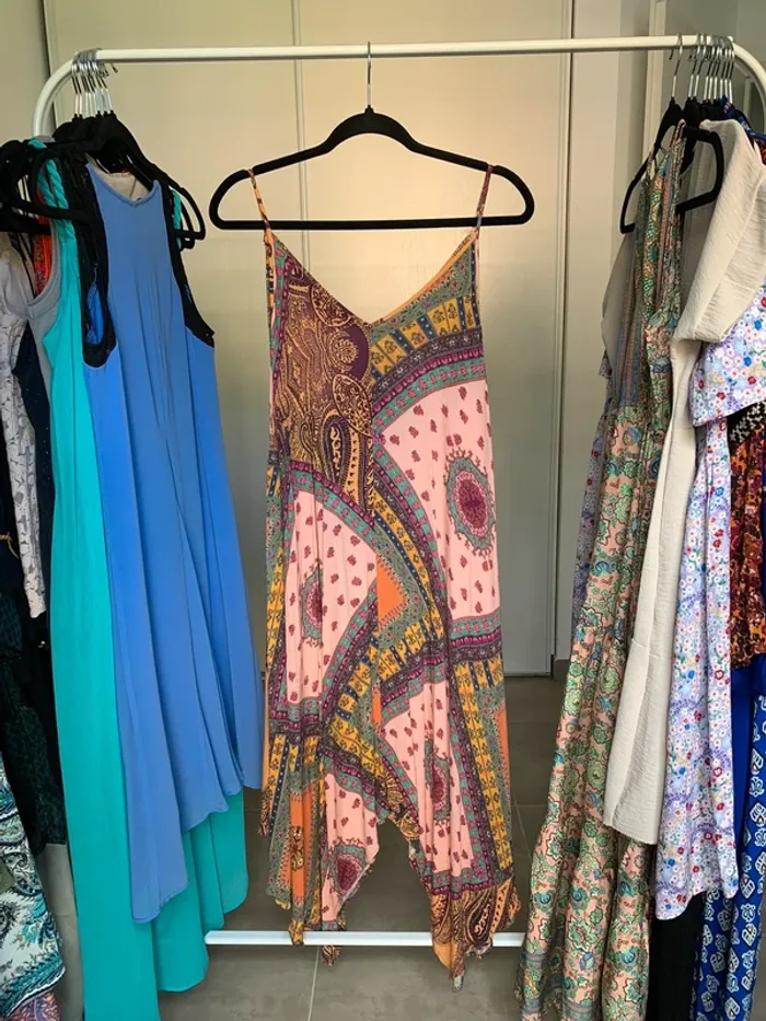 Robe asymétrique de toutes les couleurs taille S Zara - photo numéro 2