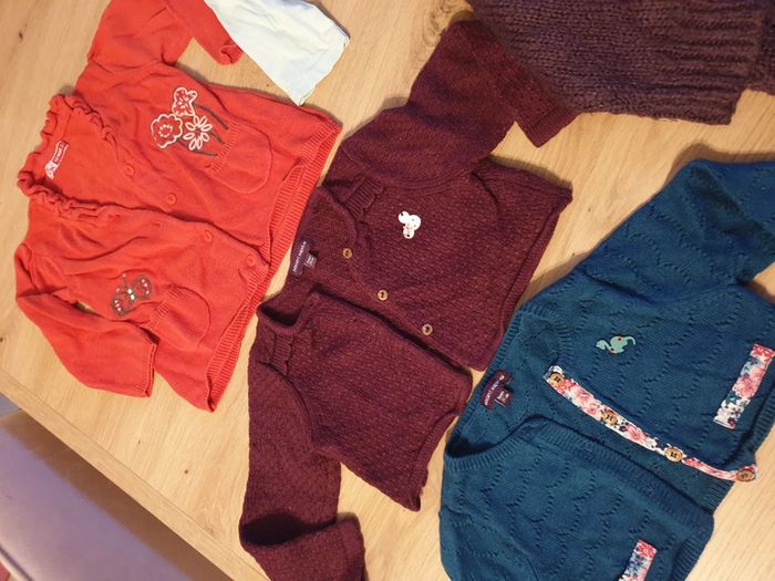 Lot 5 gilets 12 mois - photo numéro 8