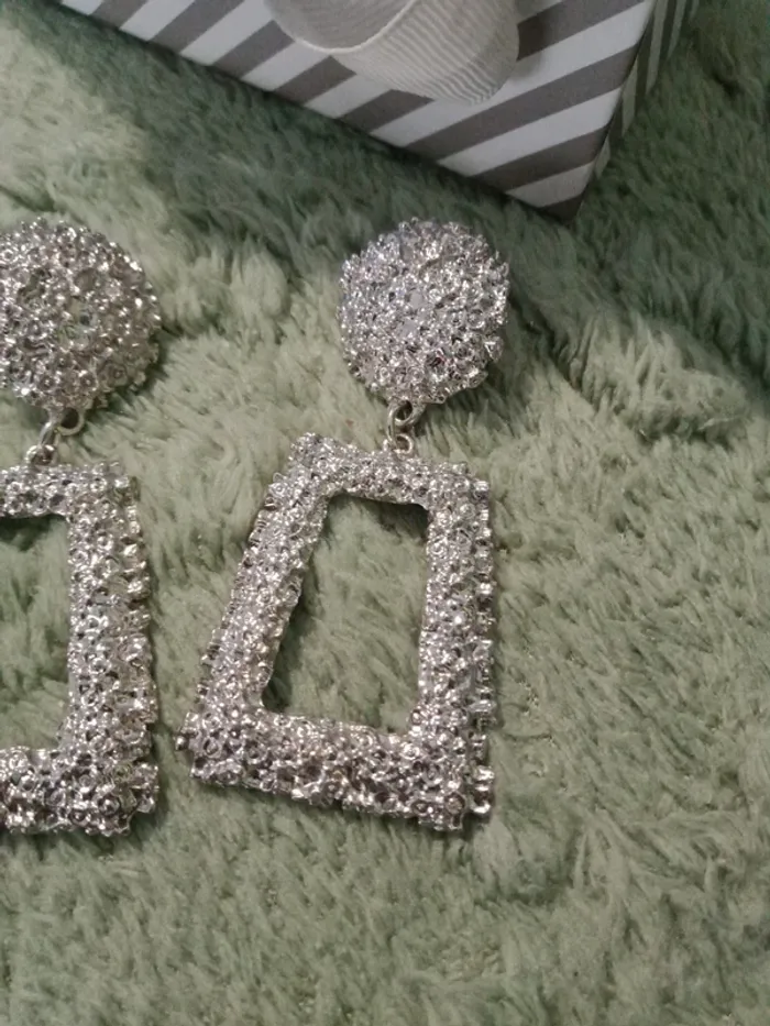 Paire de boucles d'oreilles - photo numéro 3