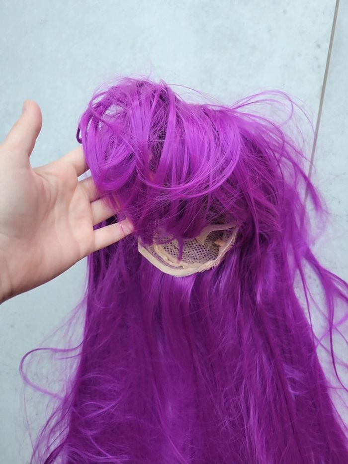 Perruque violet cheveux long et frange taille adulte - photo numéro 2
