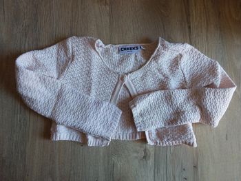 Très joli gilet boléro rose pâle 6 ans