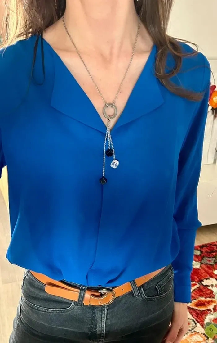 Collier chaîne argenté avec pendentif perles noires et transparentes