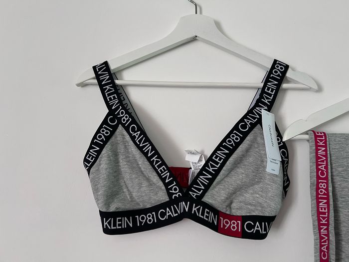 Ensemble Calvin Klein femme survement neuf étiqueté taille S L - photo numéro 2