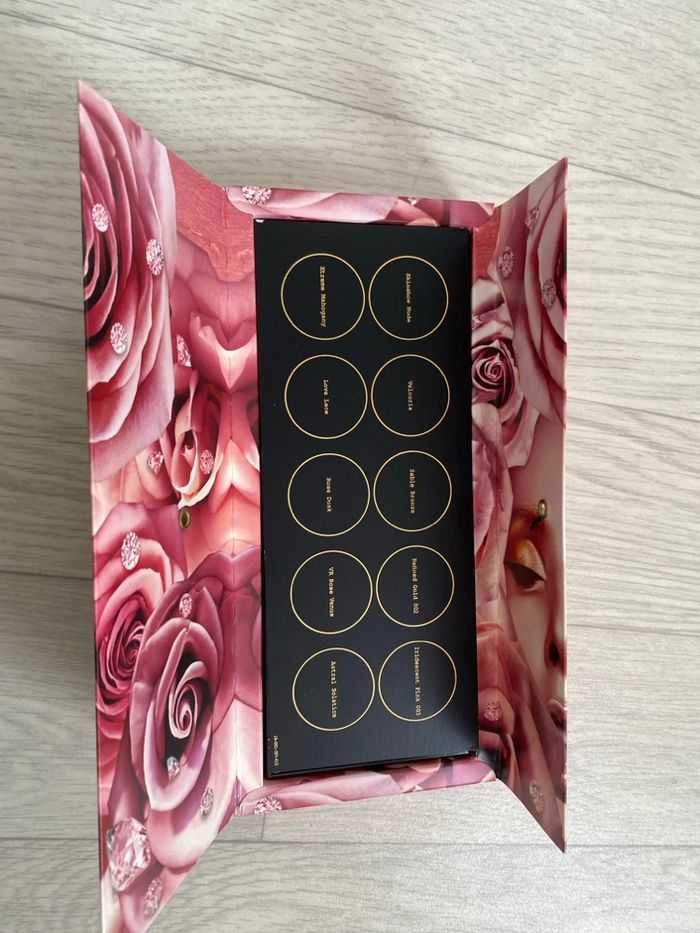 Divine rose palette Pat McGrath Labs - photo numéro 3