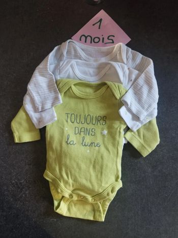 Lot bodies "toujours dans la lune" 1 mois