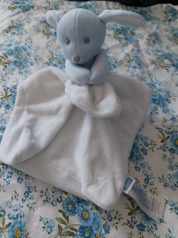#5 Doudou lapin bleu et mouchoir blanc Jacadi