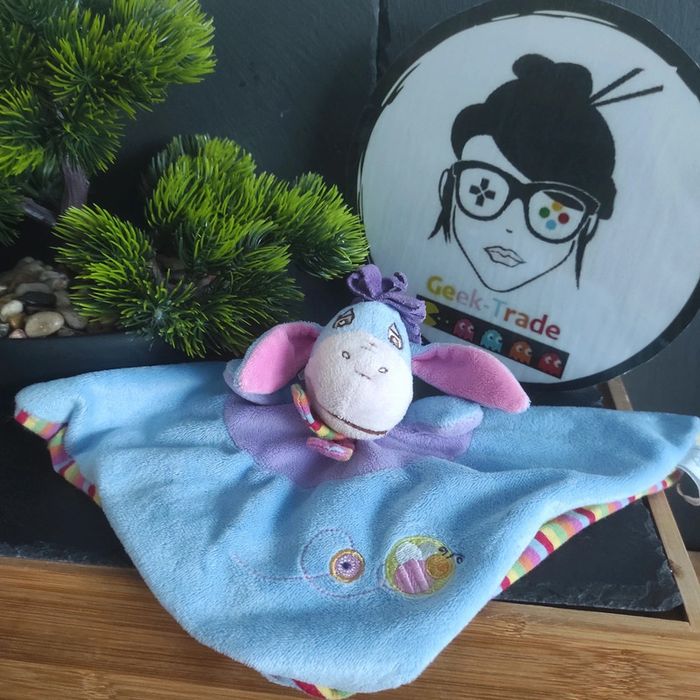 Doudou plat Bourriquet Disney baby marionnette écharpe rayé abeille Nicotoy Rond