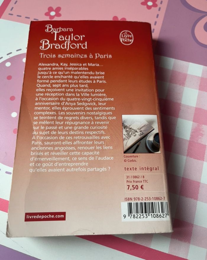 Livre trois semaines à Paris - photo numéro 2