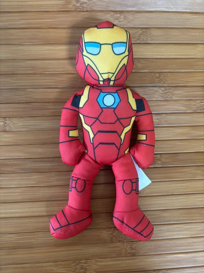Peluche iron man rouge jaune sonore Marvel 22 cm neuf - photo numéro 2
