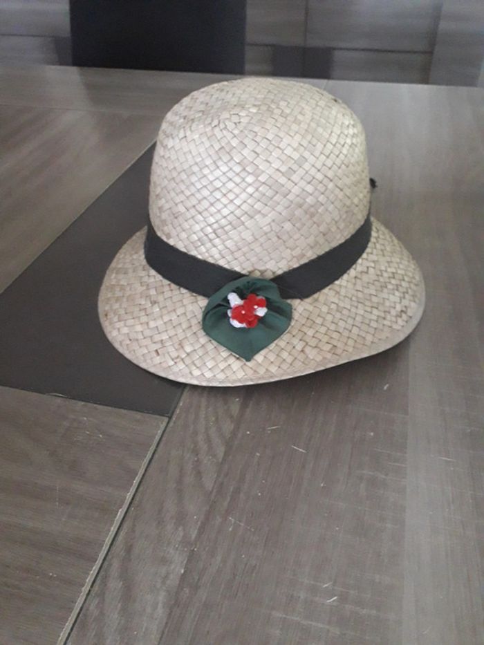 Chapeau de paille fille taille 53.