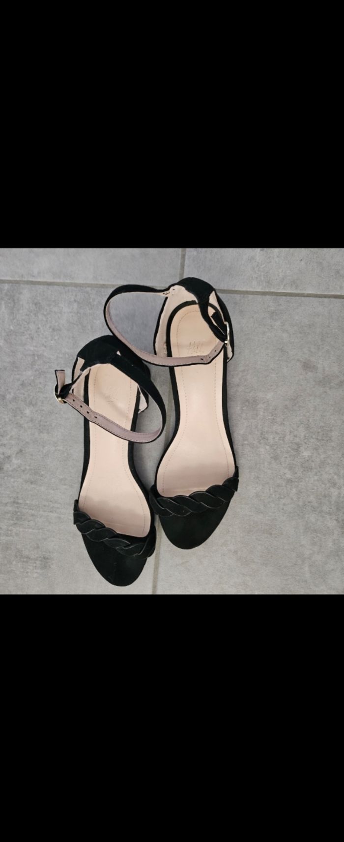 Sandales à talons noires - photo numéro 3