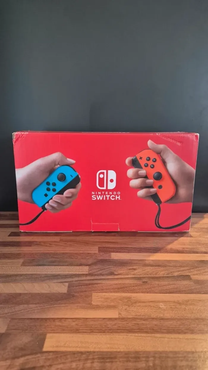 Console Nintendo switch avec boîte - photo numéro 5