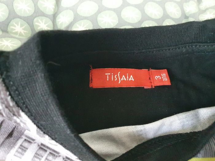 NEUF T.shirt manches longues noir à motifs Tissaia 3 ans - photo numéro 4
