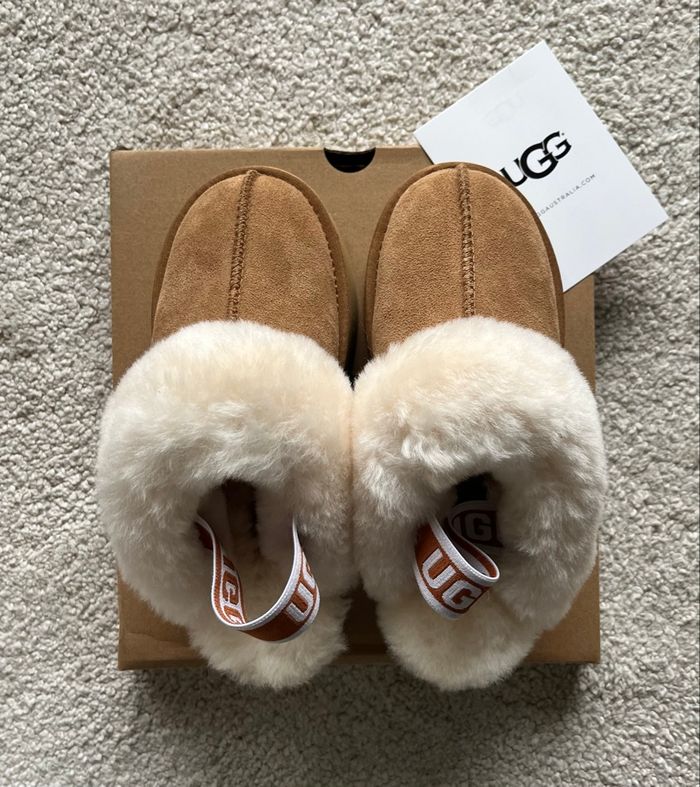 Mules fourrées UGG Funkette - Taille 37 - Neuves - photo numéro 3