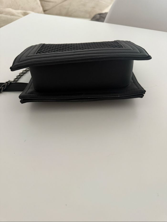 Sac à main bandoulière noir avec chaîne - Très bon état - photo numéro 3