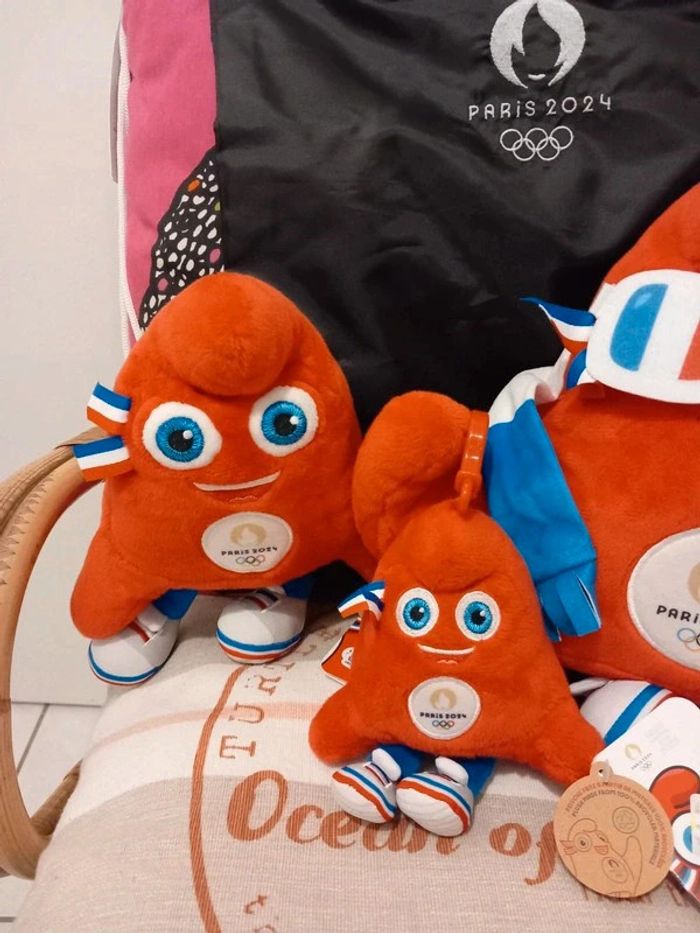 Lots de peluches phryges Jeux olympiques 2024 - photo numéro 5