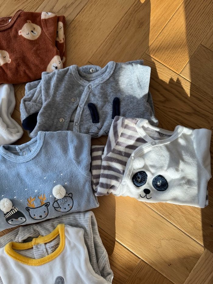 Lot de 8 pyjamas 1 mois - photo numéro 2