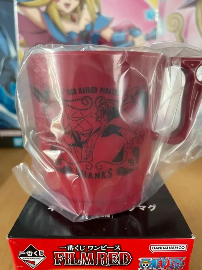 One Piece – Mug plastique Rouge Shanks Ichiban Kuji Film Red 9 cm - photo numéro 3