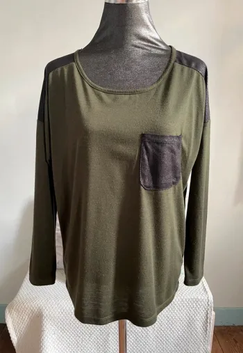 Blouse manches longues bi-matiere.