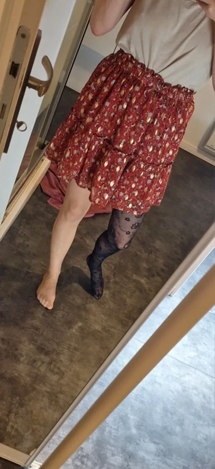 Jupe rouge et doré