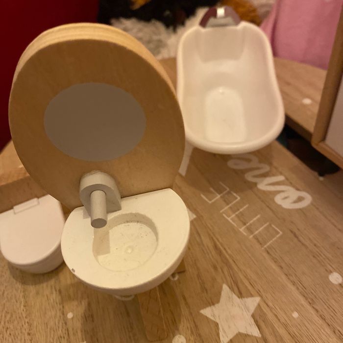Salle de bain mobilier poupées en bois