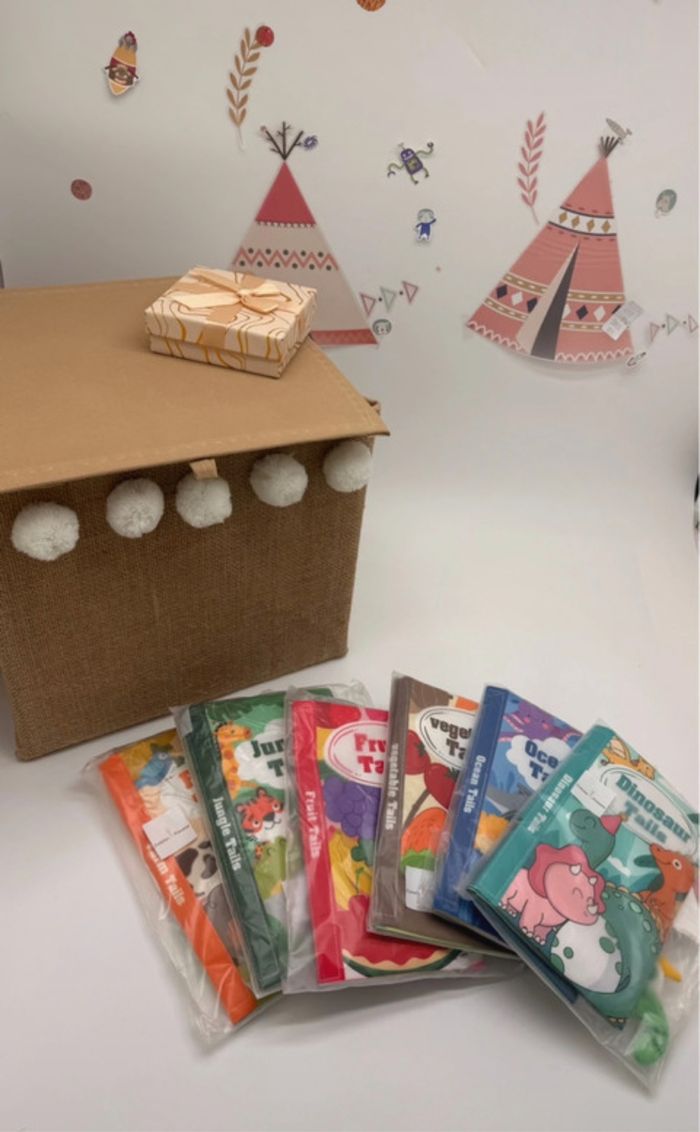 Livre d’éveil anglais bébé en tissu au choix | Jouet sensoriel 0-12 mois